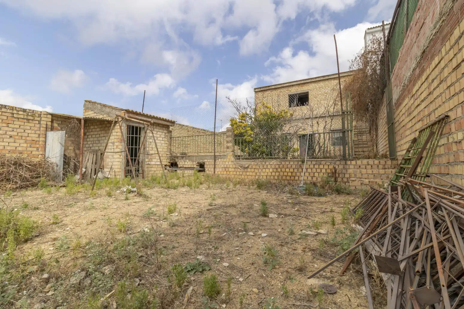 Detached homes for sale in Gerena  with Private garden and Swimming Pool
