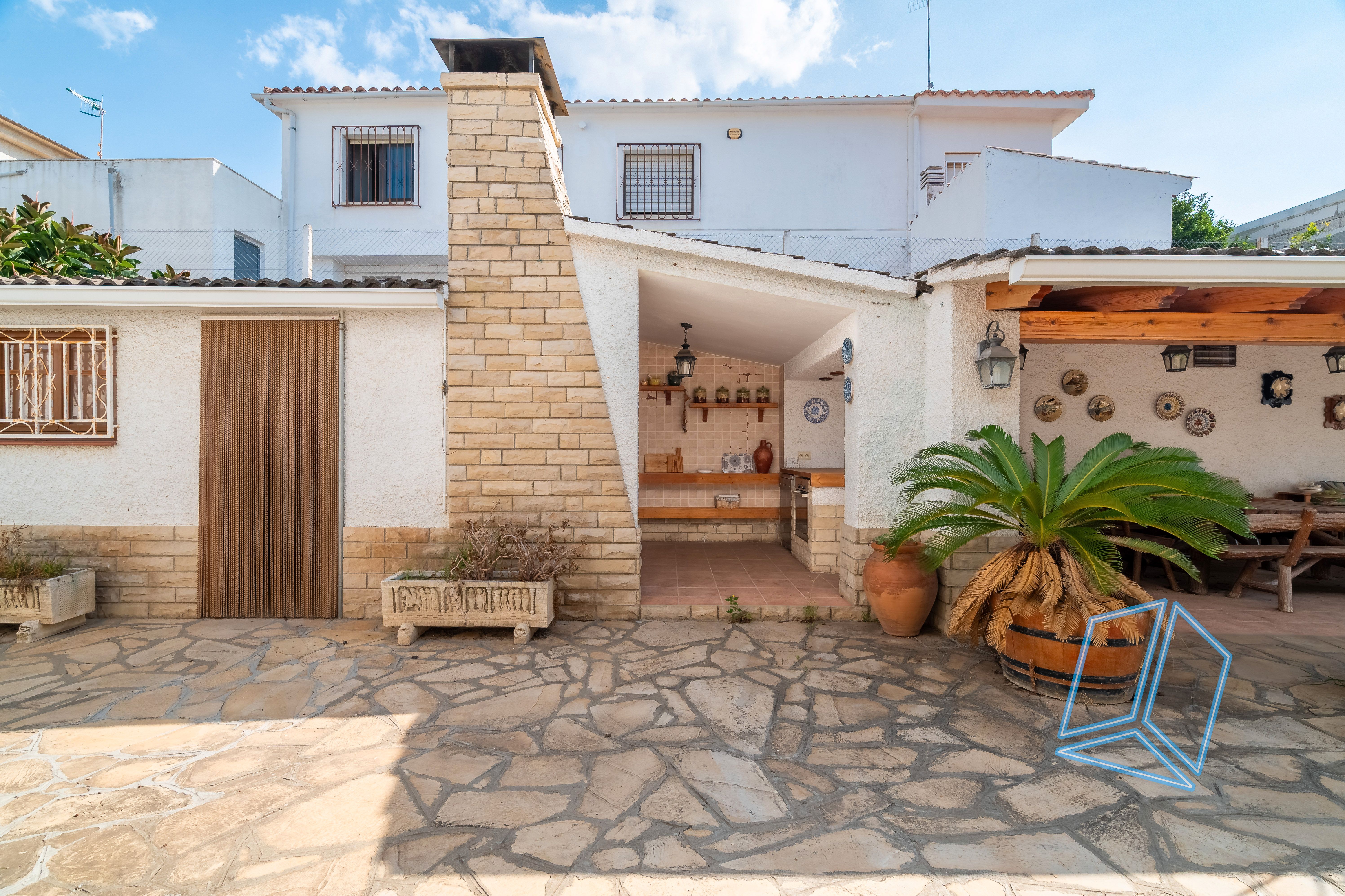 Vista exterior de Casa o chalet en venta en  Barcelona Capital con Calefacción y Terraza
