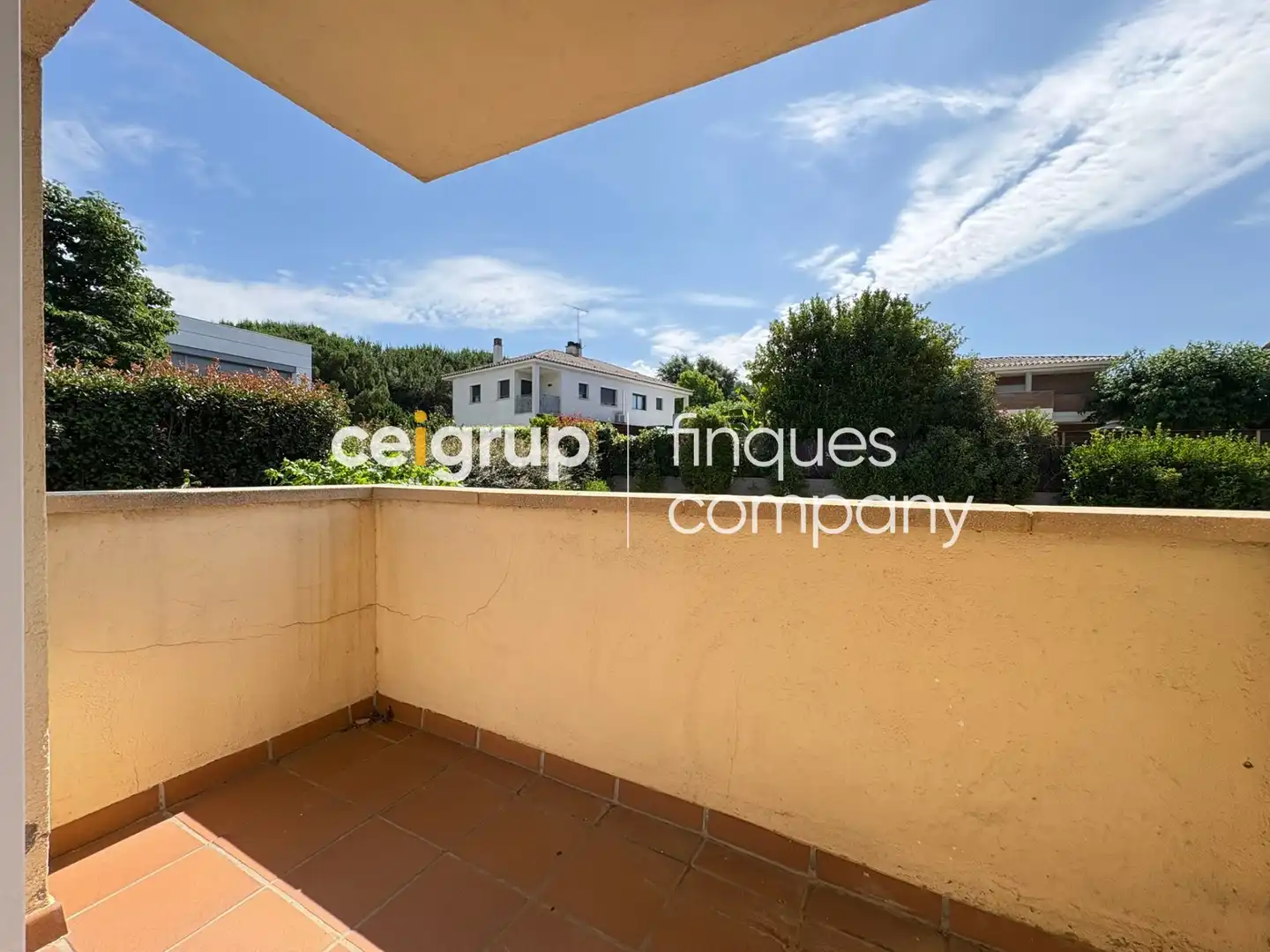 Vista exterior de Casa o chalet de alquiler en Girona con Calefacción, Terraza y Piscina