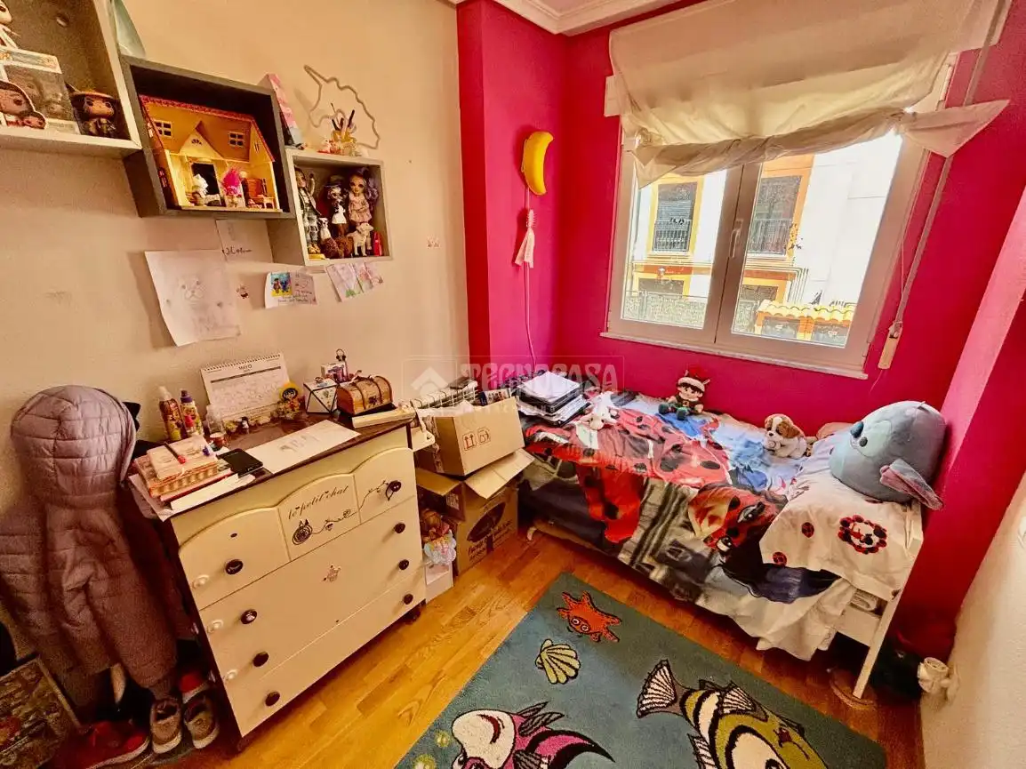 Habitación de Piso en venta en Ávila con Calefacción, Parquet y Trastero
