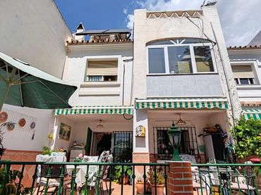 Adosado con piscina en venta en Mijas pueblo