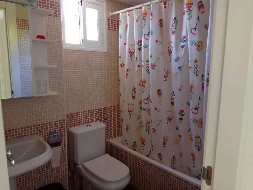 Bany de Apartament de lloguer en Torremolinos amb Aire condicionat, Calefacció i Terrassa