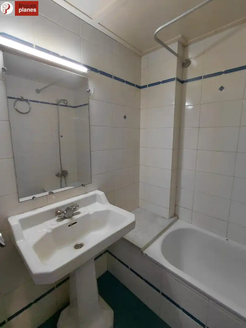 Baño de Piso en venta en La Seu d'Urgell con Calefacción, Terraza y Trastero