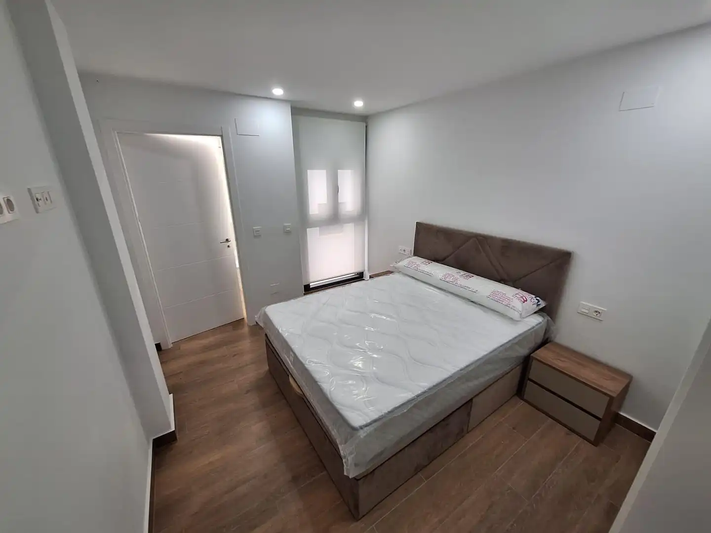 Habitación de Apartamento de alquiler en Torrevieja con Aire acondicionado, Calefacción y Amueblado