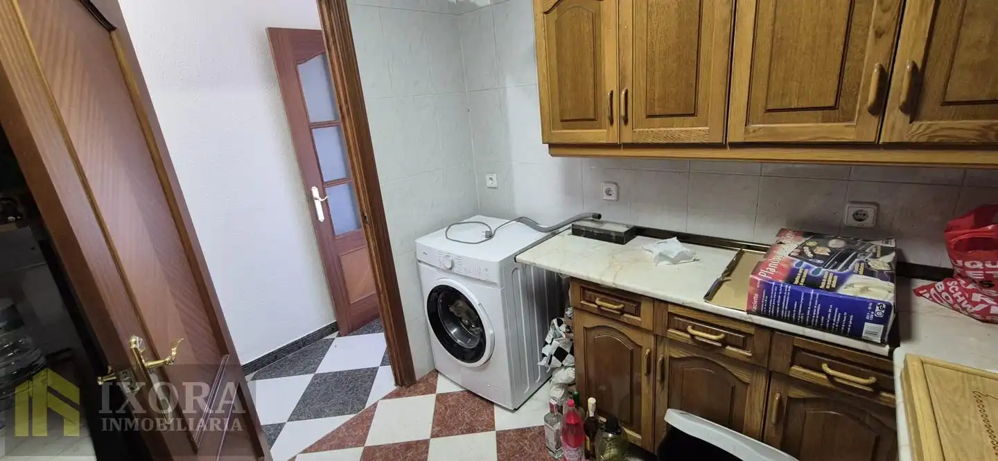 Cuina de Pis en venda en Linares amb Aire condicionat i Terrassa
