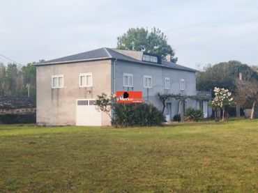 Country house with garden for sale in O Corgo