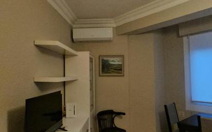 Living room of Flat to rent in  Zaragoza Capital  with Air Conditioner, Heating and Parquet flooring