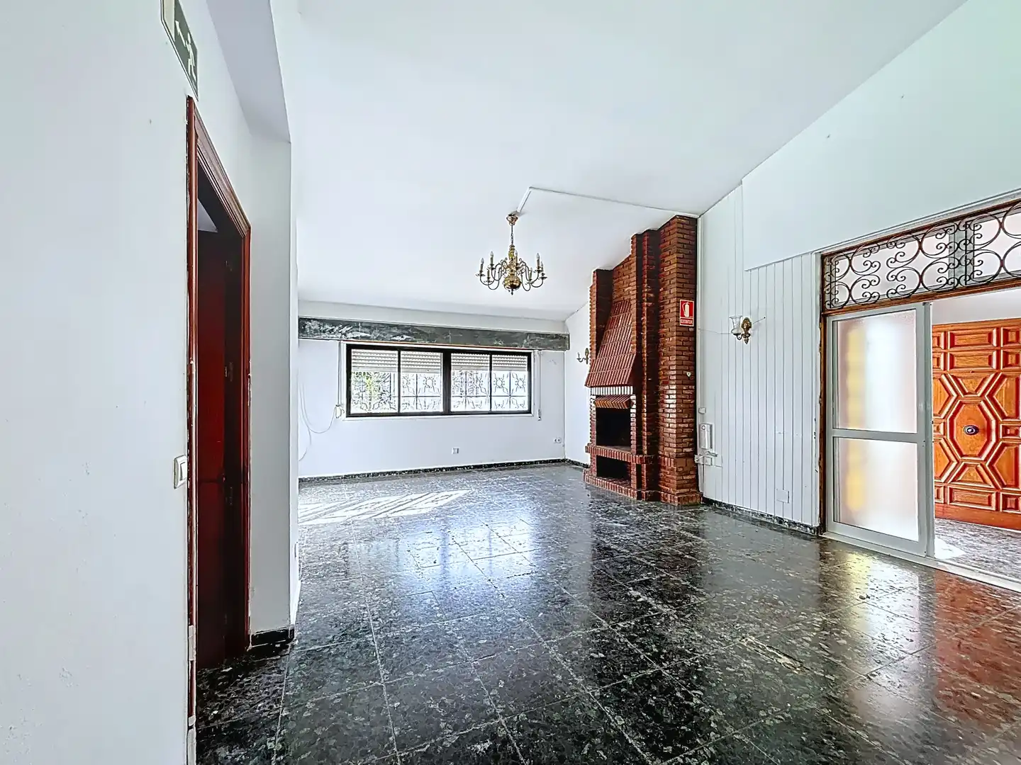 Living room of Houses for sale in Málaga  with Air Conditioner, Private garden and Terrace