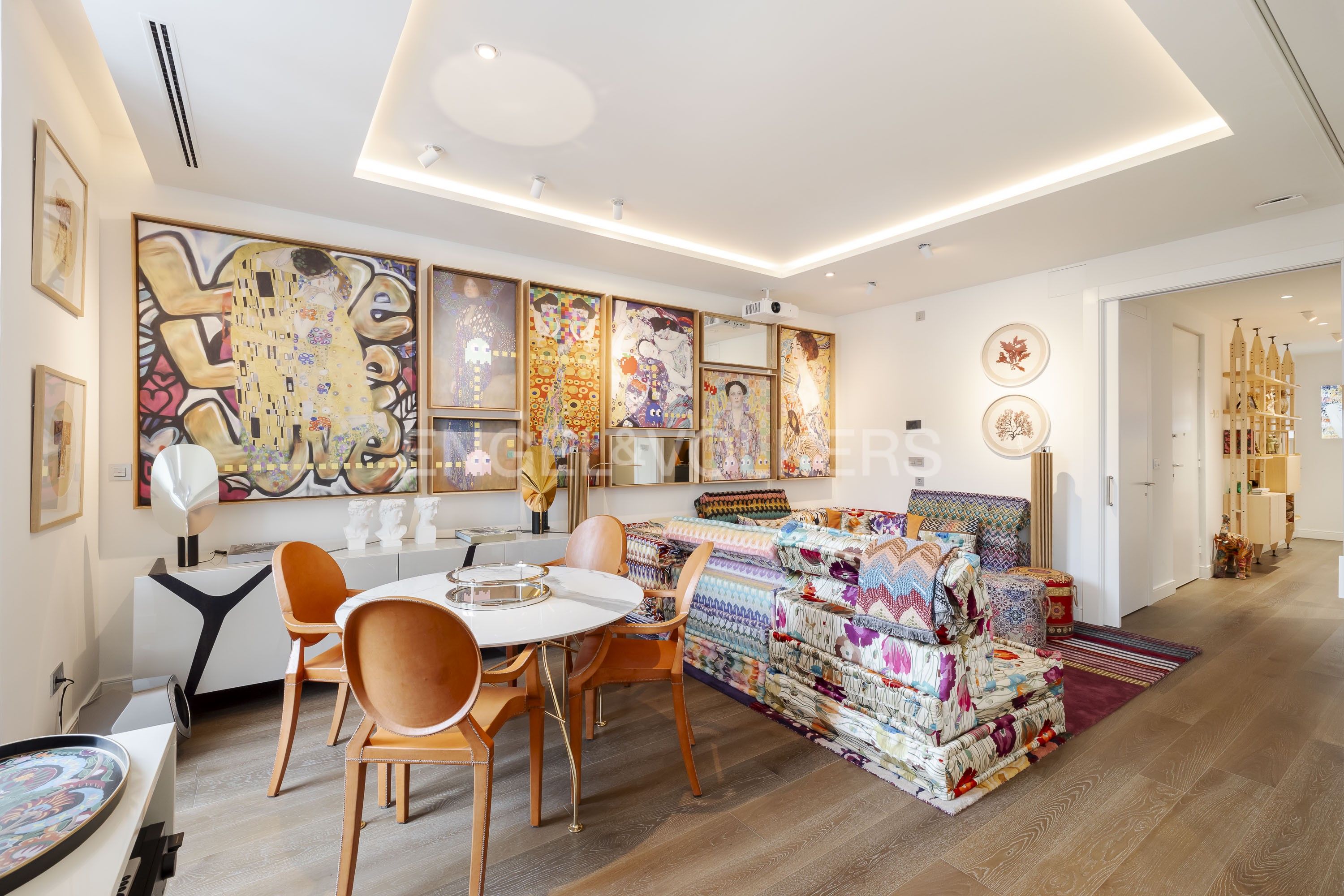 Living room of Apartment for sale in  Madrid Capital  with Air Conditioner, Heating and Parquet flooring