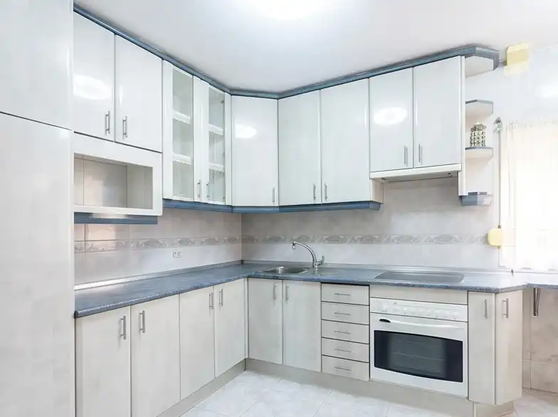 Piso en venta en Calle de Navalmoral de la Mata, Las Águilas