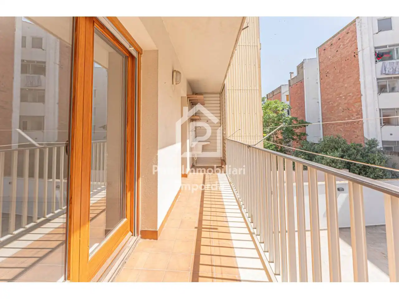 Piso con terraza en venta en Calle Nou
