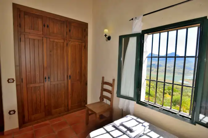 Habitación de Finca rústica en venta en Zahara con Aire acondicionado, Calefacción y Jardín privado
