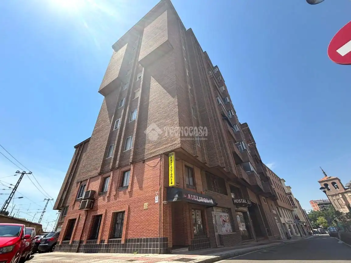Vista exterior de Piso en venta en Medina del Campo con Calefacción