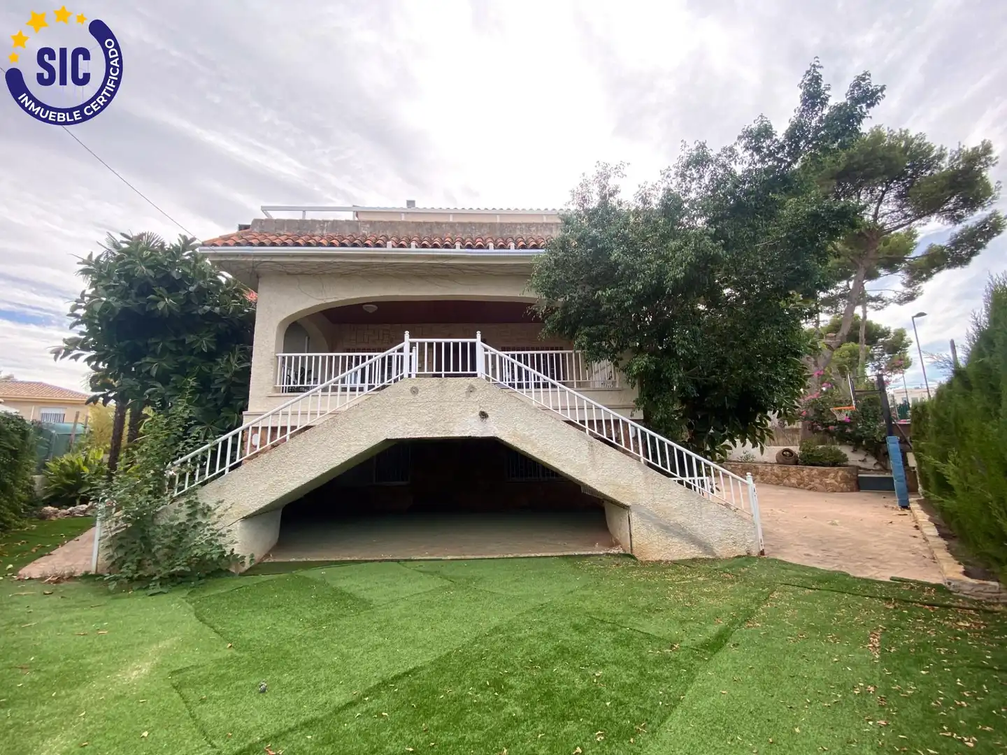 Vista exterior de Casa o chalet en venta en Torrent con Aire acondicionado, Calefacción y Jardín privado
