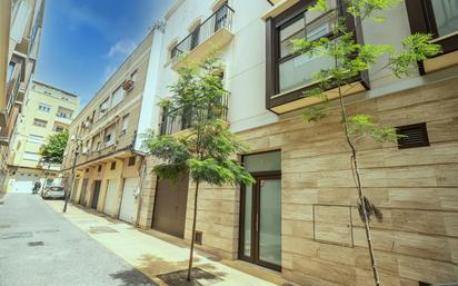 Außenansicht von Wohnungen zum verkauf in  Almería Capital mit Klimaanlage, Heizung und Terrasse