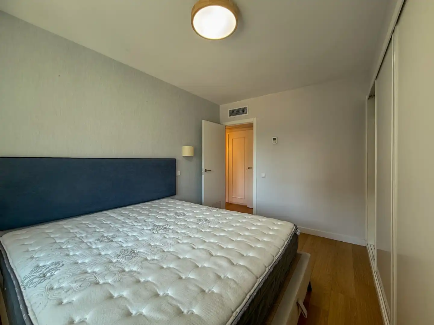 Bedroom of Flat for rent in Madrid  with Air Conditioner, Heating and Terrace