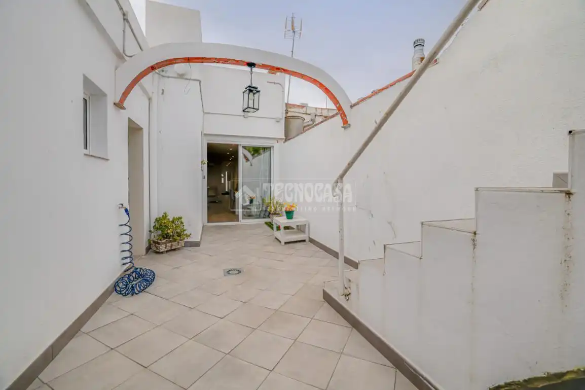 Casa adosada en venda a Hostafrancs