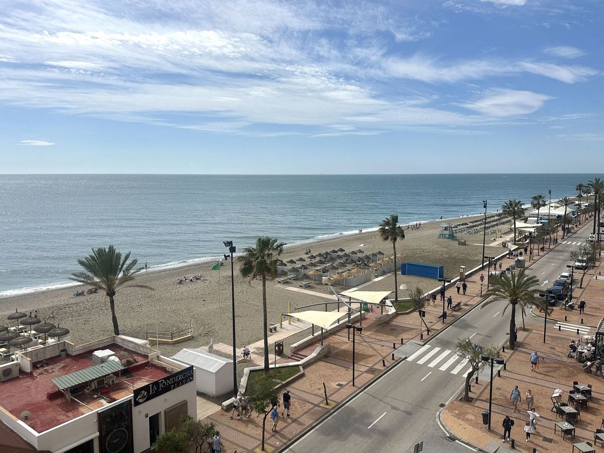 Exterior view of Apartment for sale in Fuengirola  with Air Conditioner and Terrace