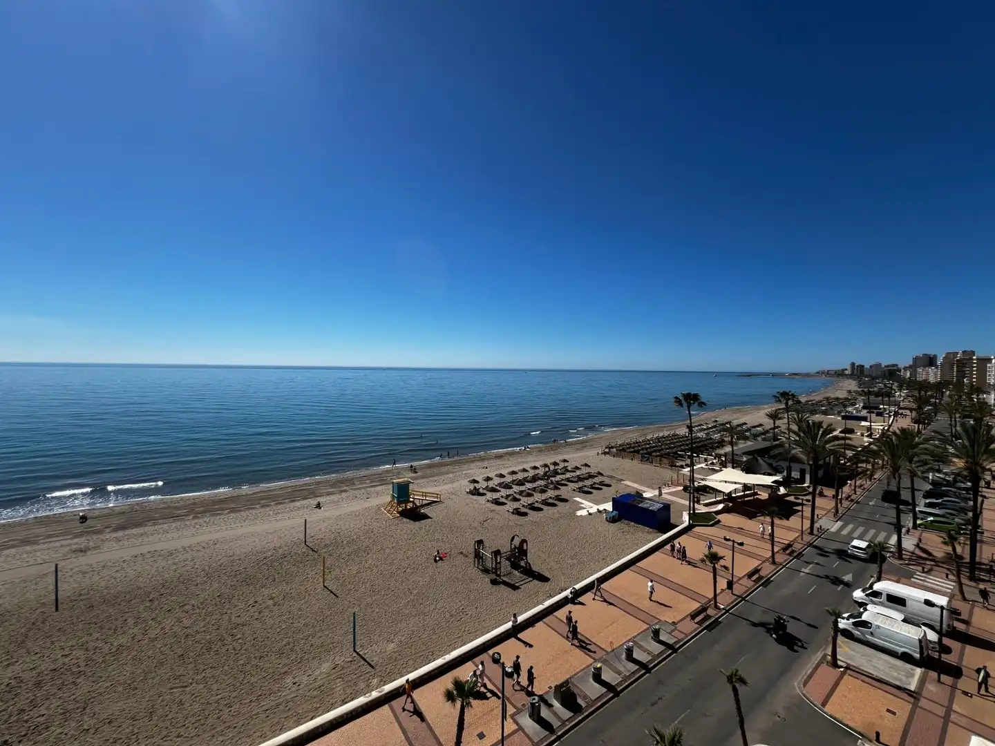 Vista exterior de Apartament en venda en Fuengirola amb Aire condicionat, Terrassa i Piscina comunitària