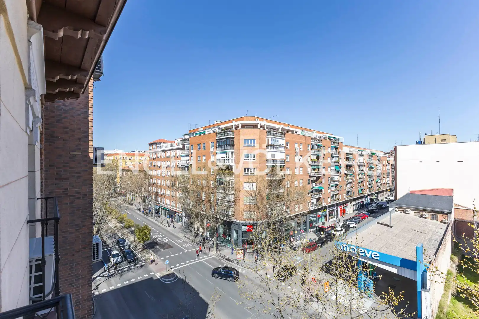 Vista exterior de Pis en venda en Madrid amb Aire condicionat, Calefacció i Balcó