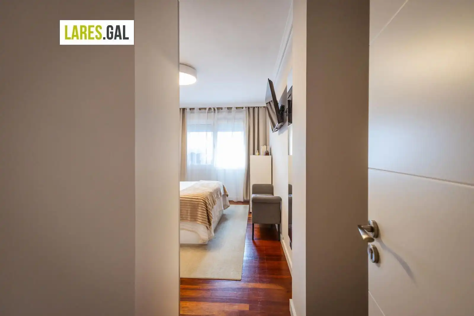 Habitación de Piso en venta en Cangas  con Calefacción, Parquet y Terraza