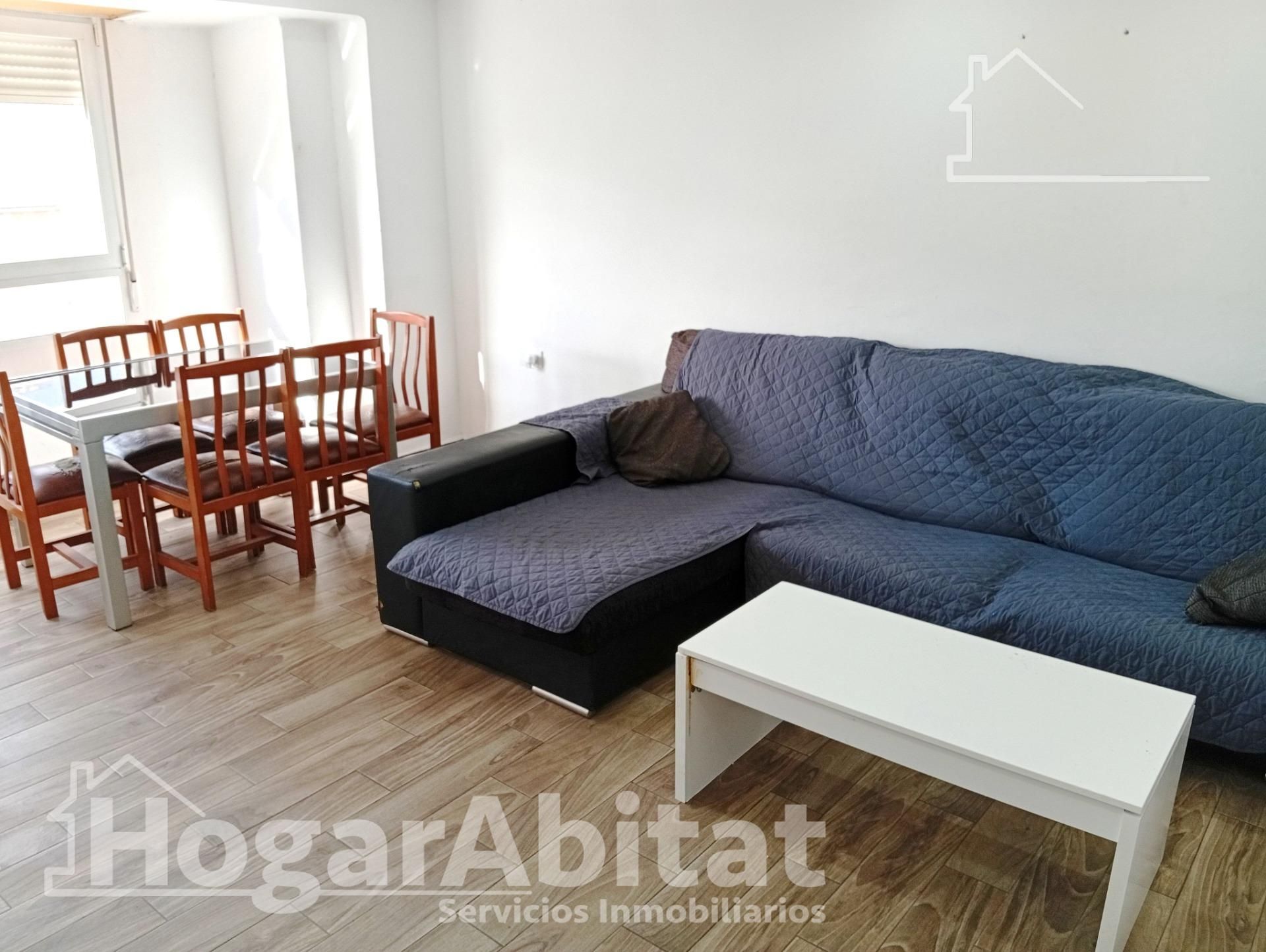 Living room of Flat for sale in Castellón de la Plana / Castelló de la Plana  with Air Conditioner, Parquet flooring and Furnished
