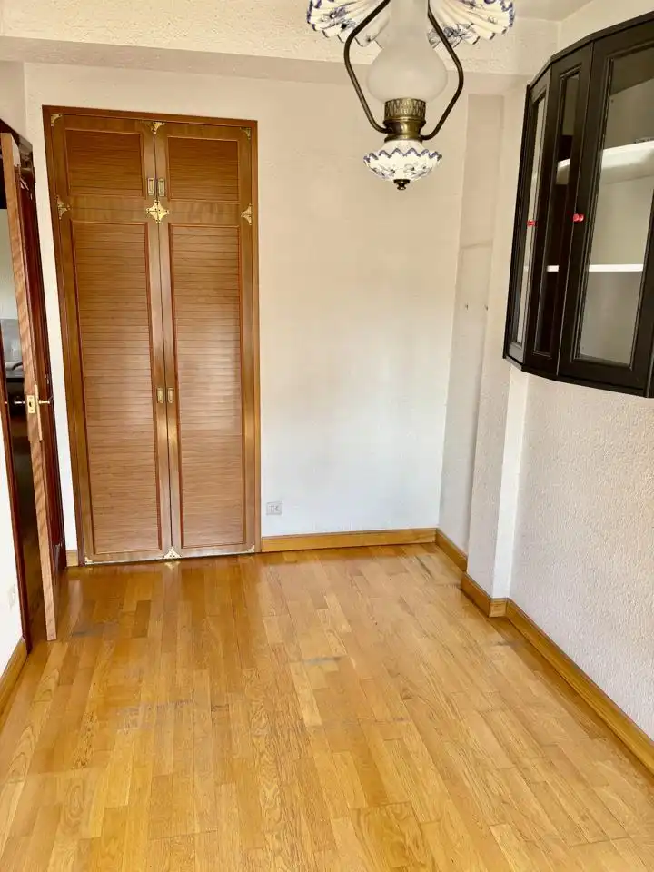 Bedroom of Flat for sale in Zaragoza  with Air Conditioner, Heating and Terrace