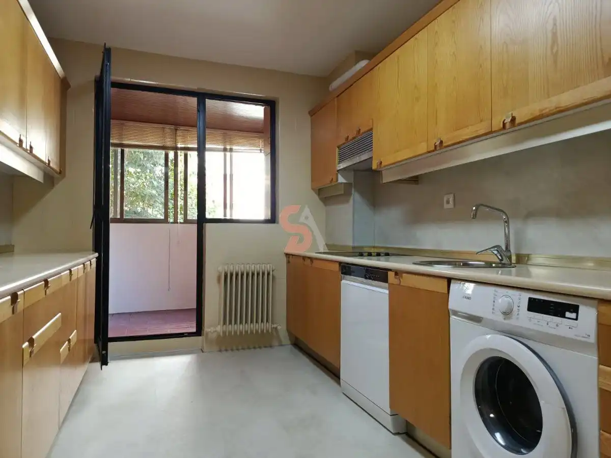 Cocina de Piso de alquiler en Valladolid con Calefacción y Terraza