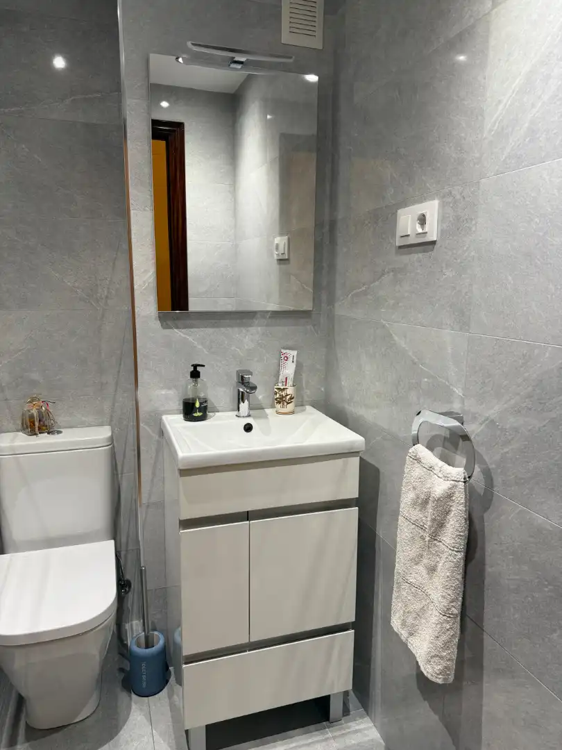Badezimmer von Wohnung zum Verkauf in Oviedo  mit Heizung, Terrasse und Abstellraum