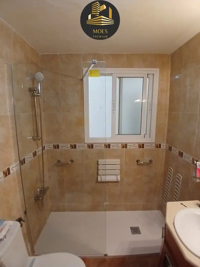 Bany de Casa o xalet en venda en Torreblascopedro amb Aire condicionat, Calefacció i Traster