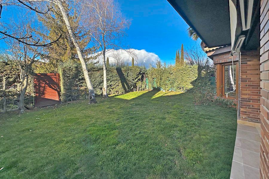 Garden of House or chalet for sale in Las Rozas de Madrid  with Air Conditioner, Heating and Private garden
