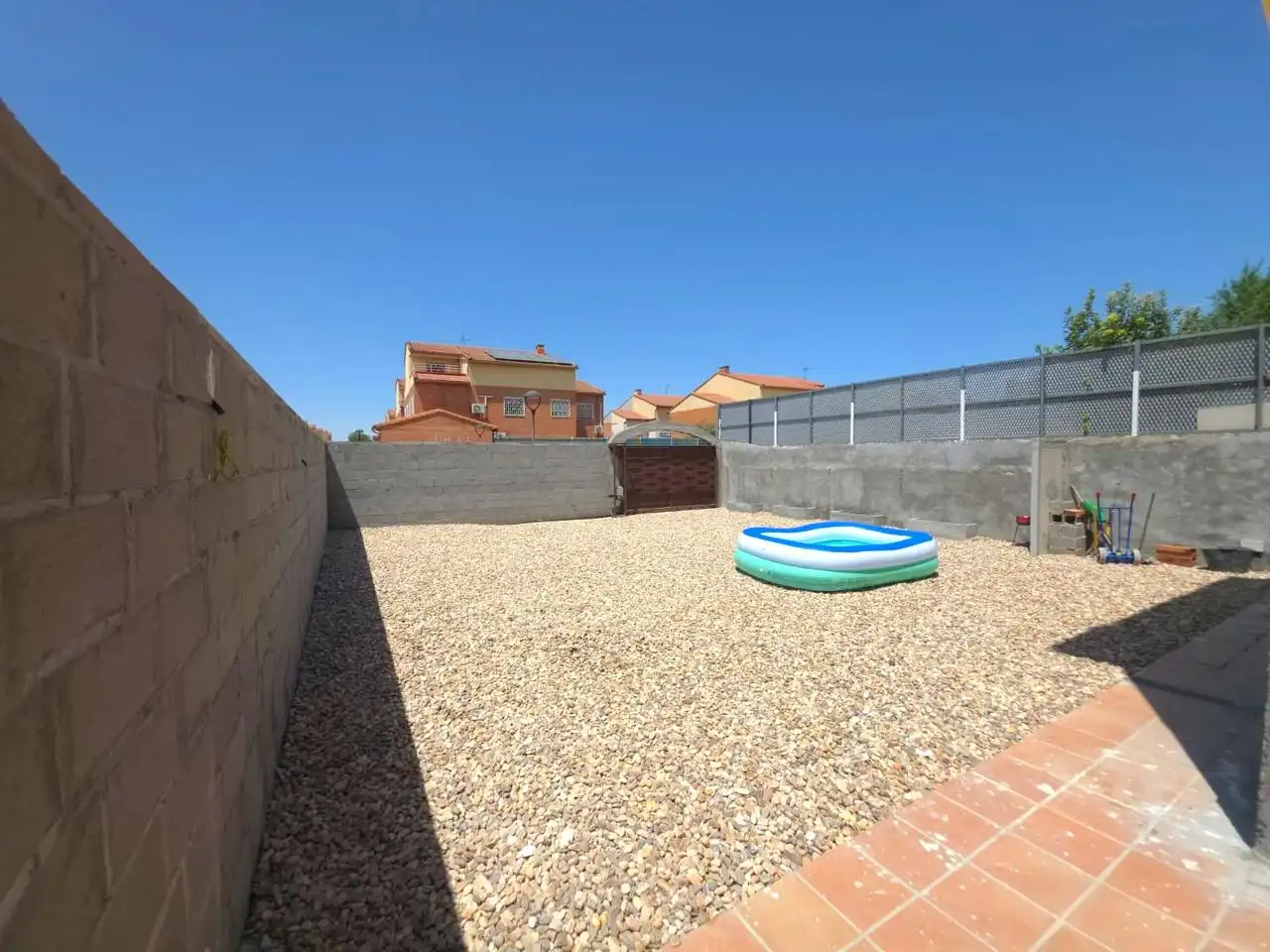Piscina de Casa adosada en venda en Magán amb Calefacció, Parquet i Terrassa