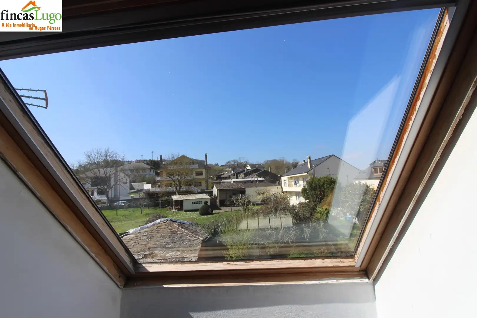 Vista exterior de Casa o xalet en venda en Lugo amb Calefacció