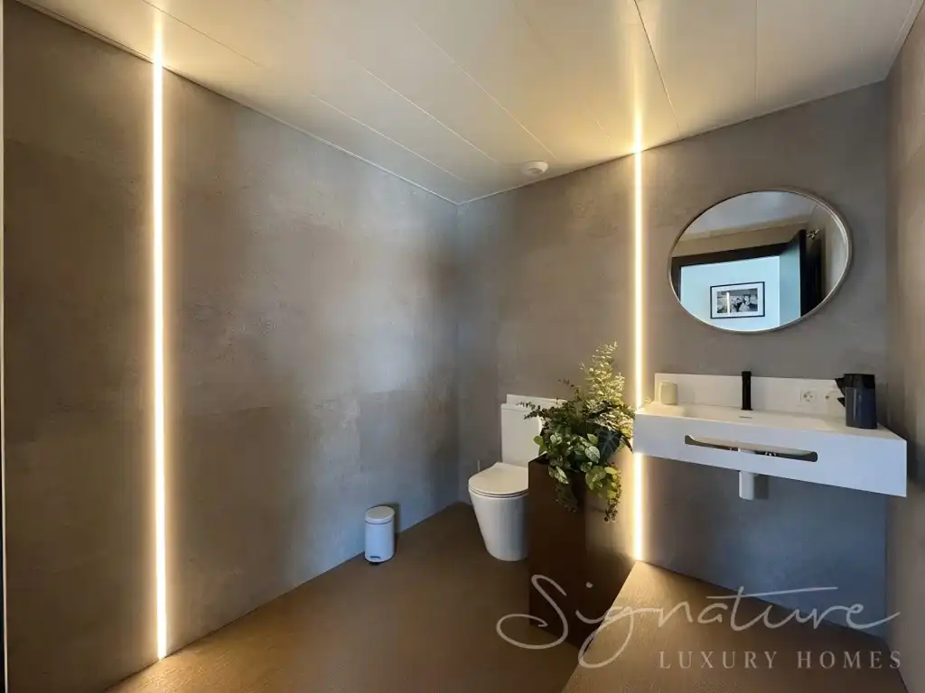 Baño de Piso de alquiler en Abrera con Aire acondicionado, Terraza y Piscina