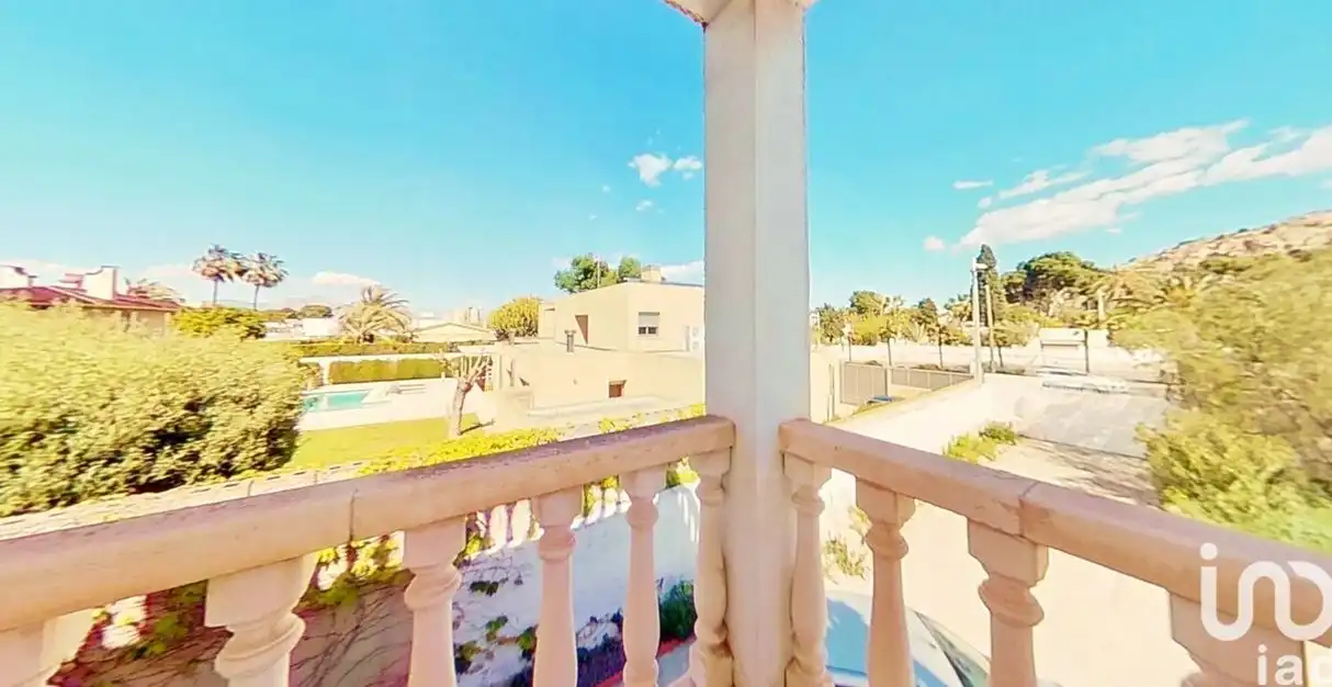 Vista exterior de Casa o xalet en venda en Alicante / Alacant amb Aire condicionat, Calefacció i Terrassa