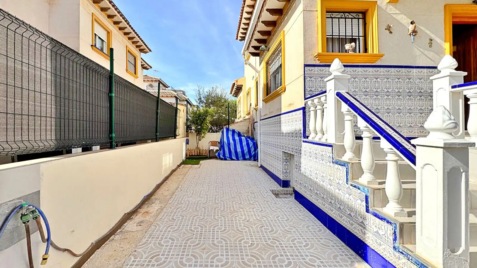 Vista exterior de Casa o chalet en venta en Orihuela con Aire acondicionado, Calefacción y Jardín privado