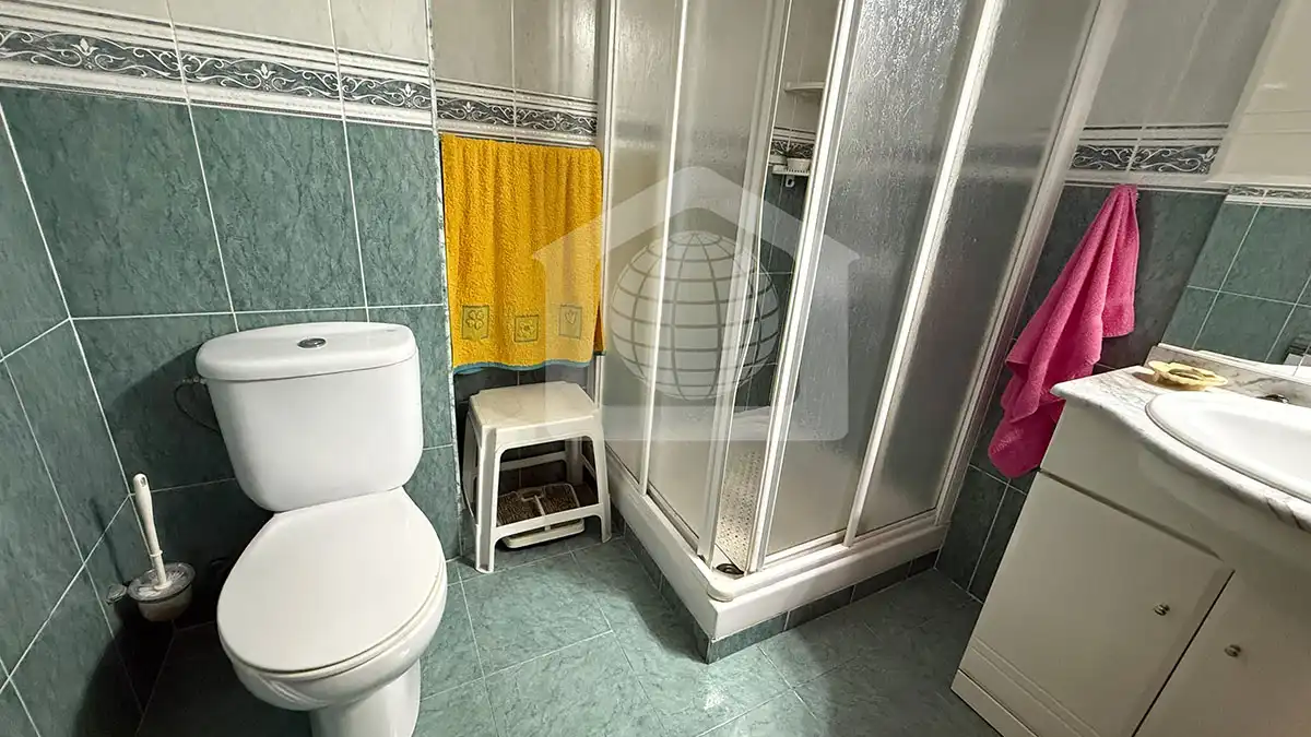 Bathroom of Flat for sale in Málaga  with Terrace and Furnished