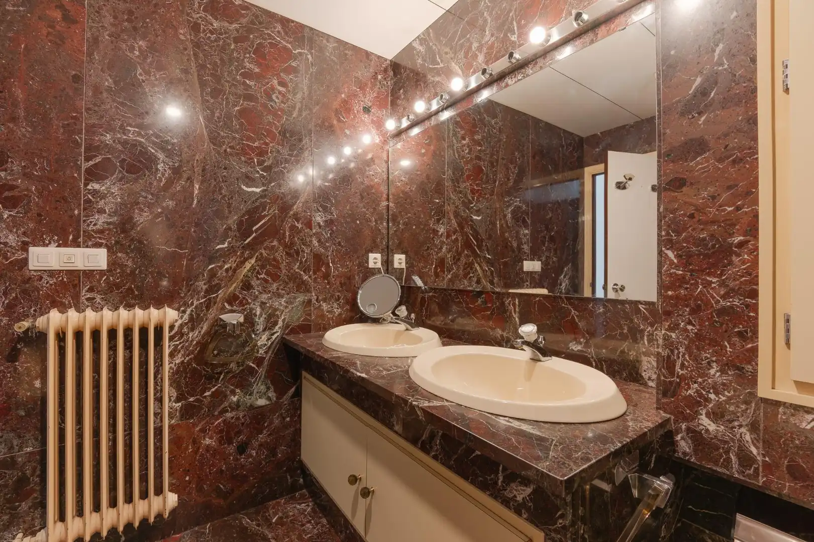 Bany de Apartament de lloguer en Girona amb Calefacció, Parquet i Terrassa