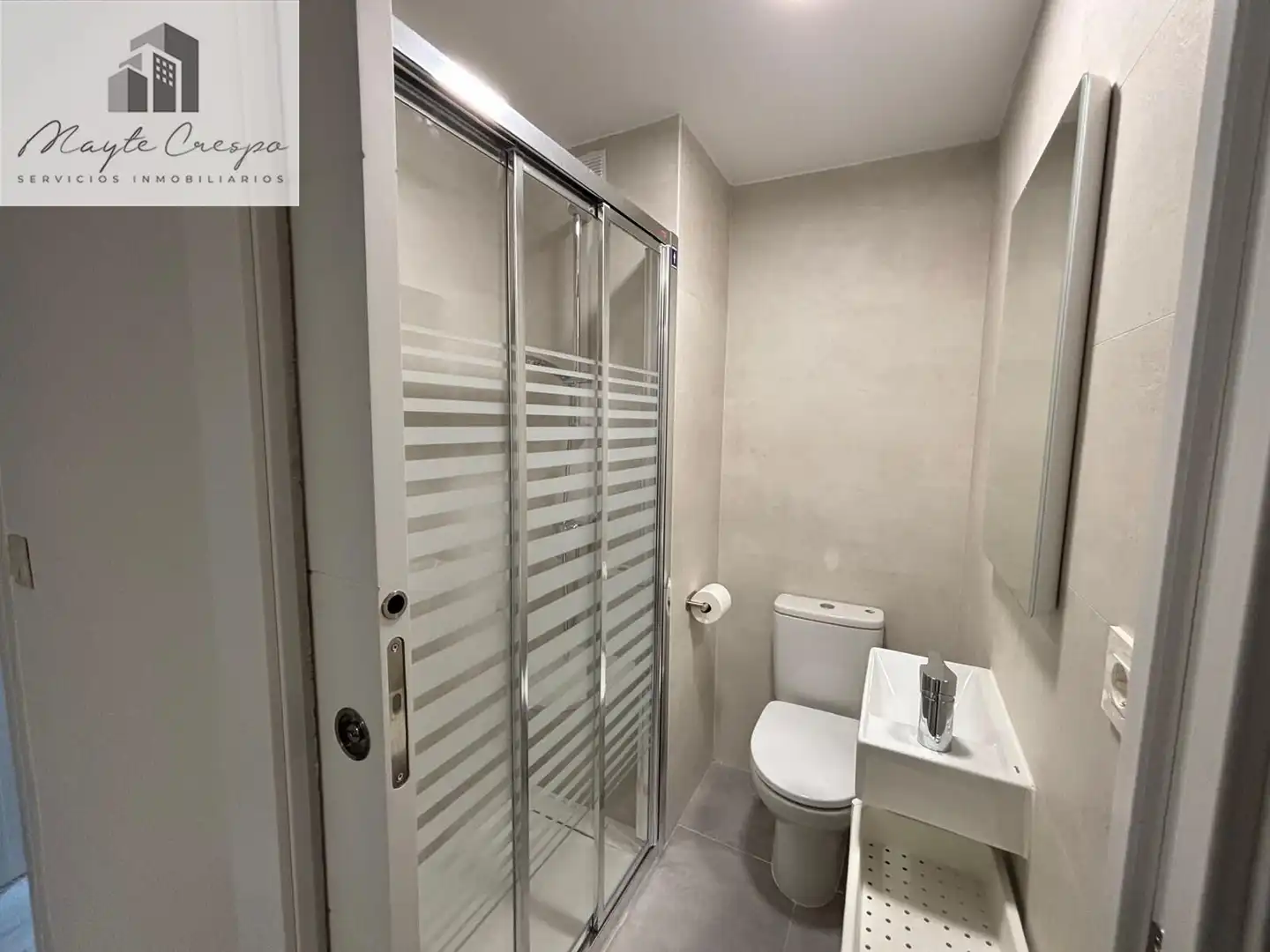 Bathroom of Flat for rent in Granada  with Heating and Furnished