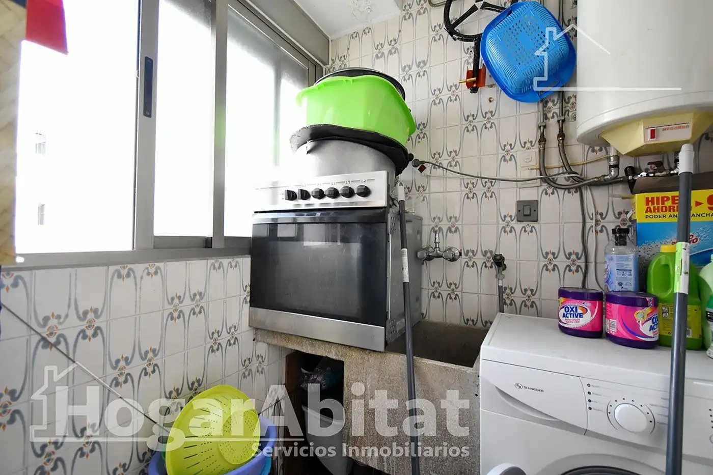 Küche von Wohnung zum Verkauf in Oliva mit Klimaanlage, Heizung und Terrasse