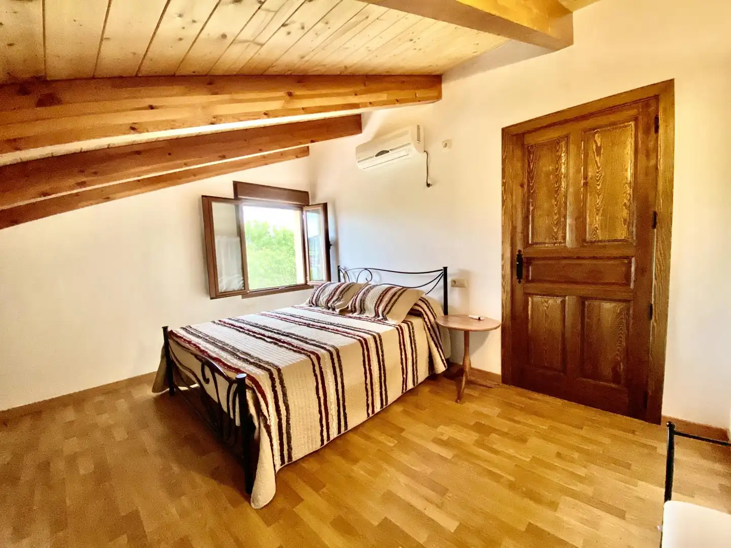 Habitación de Casa o chalet en venta en Los Cortijos  con Calefacción, Terraza y Trastero