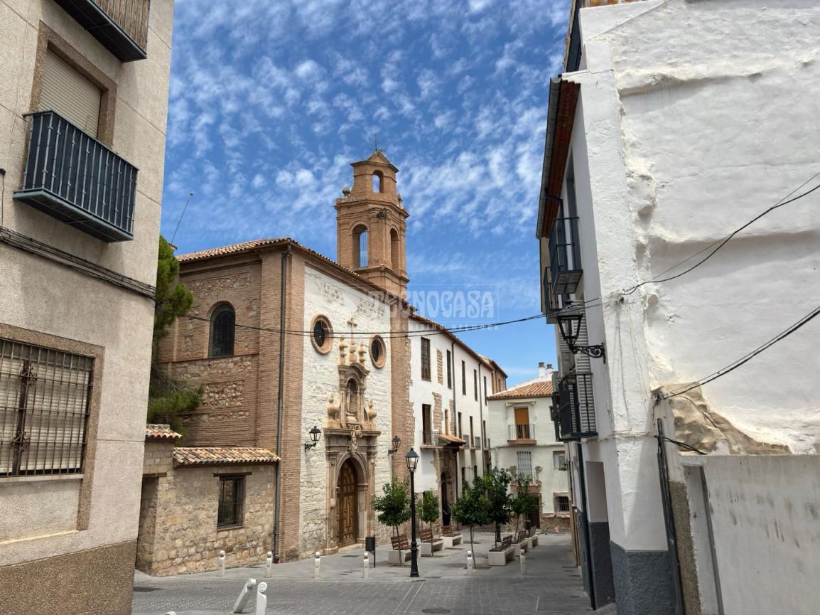 Vista exterior de Piso en venta en  Jaén Capital con Aire acondicionado