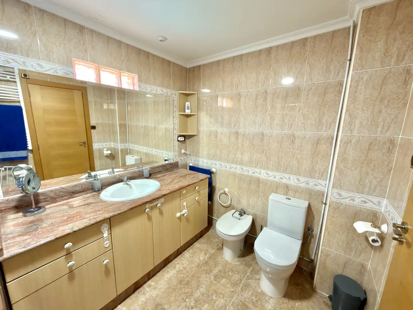 Bany de Casa o xalet en venda en Chiva amb Aire condicionat, Jardí privat i Terrassa