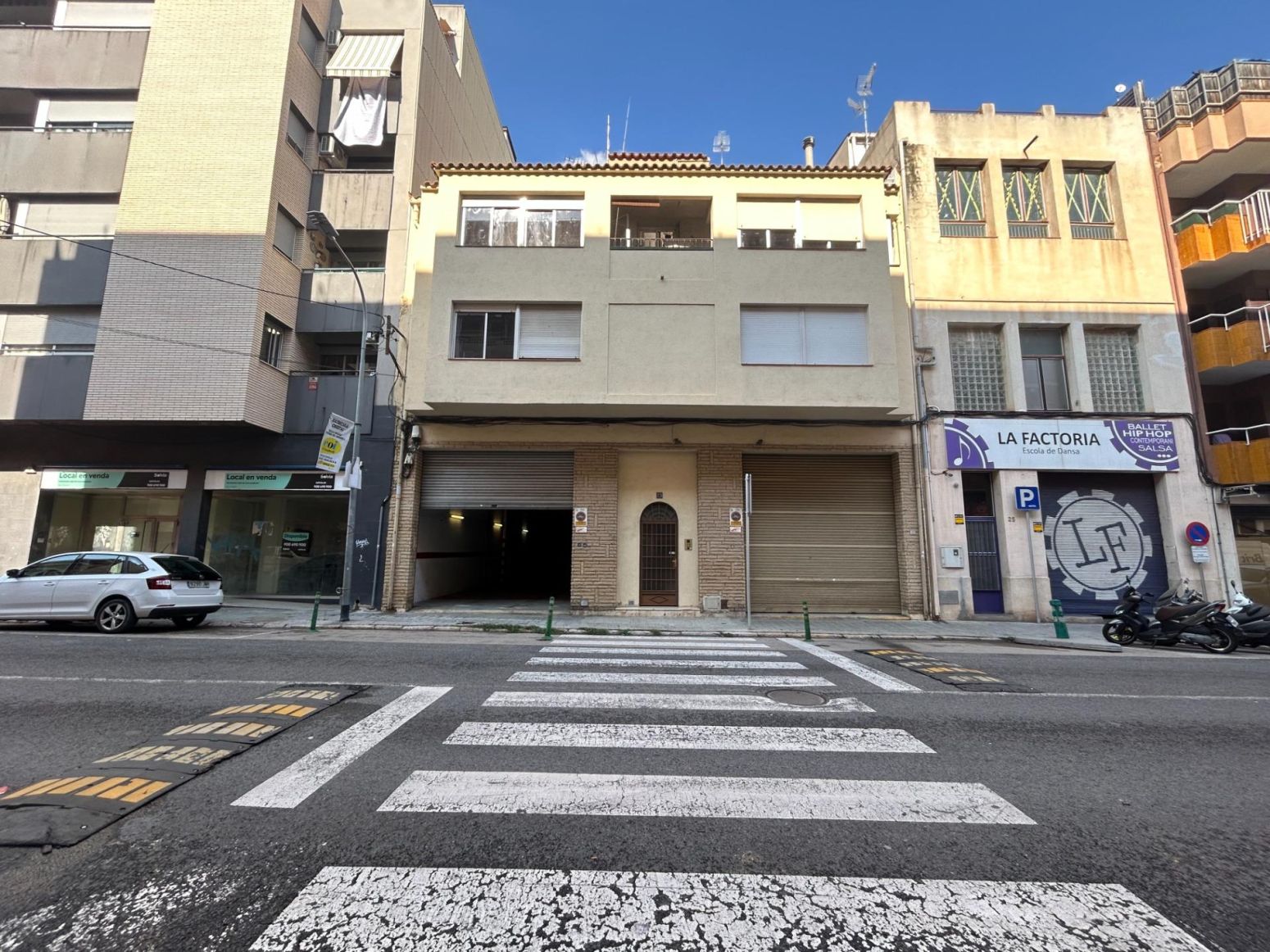 Vista exterior de Local de alquiler en El Vendrell con Terraza