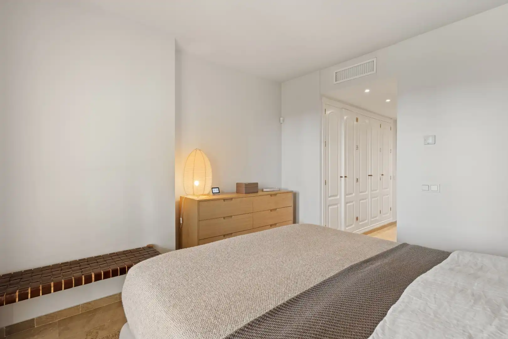 Habitación de Planta baja en venta en Marbella con Aire acondicionado, Jardín privado y Terraza