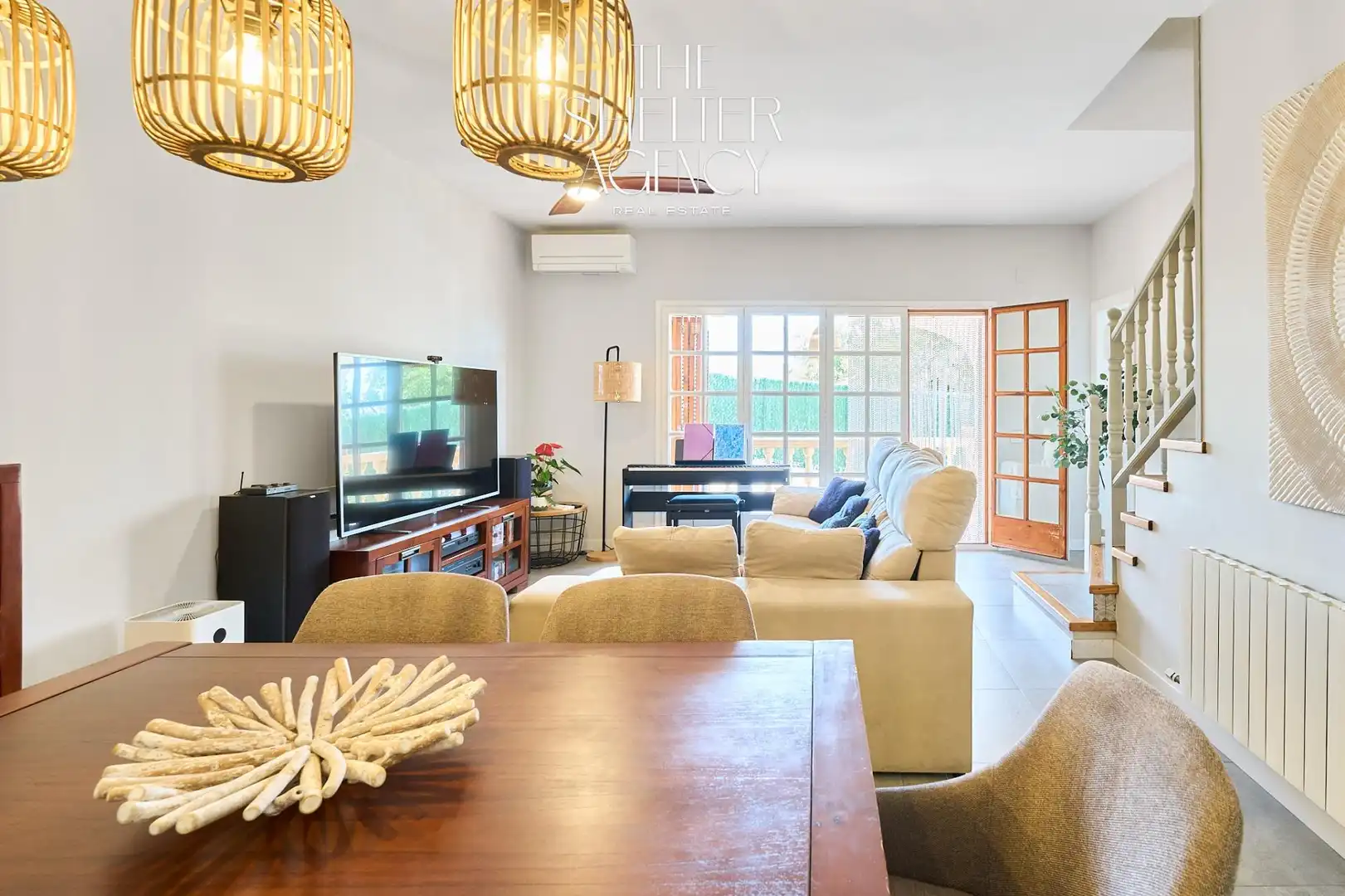 Sala de estar de Casa adosada en venta en Sant Pere de Ribes con Aire acondicionado, Calefacción y Terraza