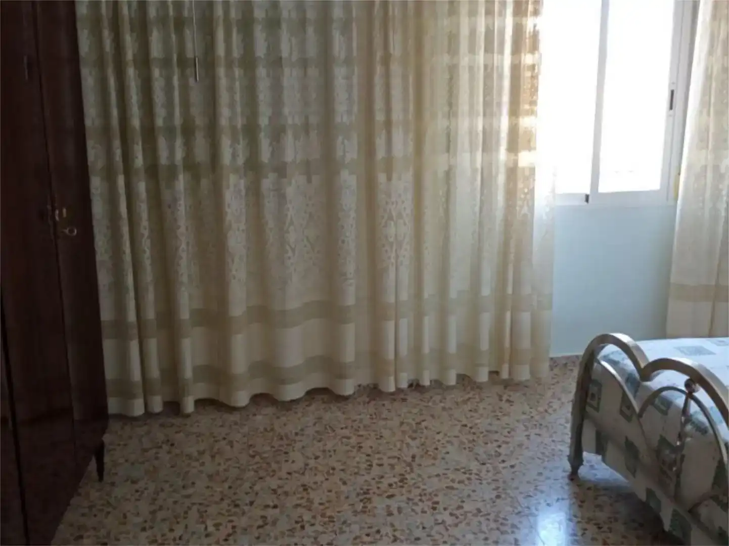 Dormitori de Casa adosada en venda en Castillo de Locubín amb Balcó
