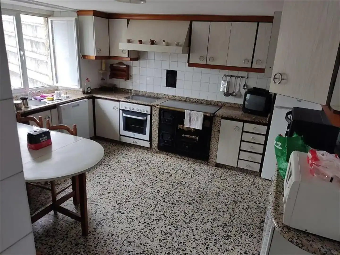 Cocina de Casa o chalet de alquiler en Xove con Jardín privado, Trastero y Amueblado