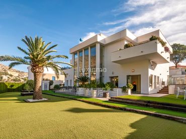Villa mit Pool zum Verkauf in Altea Hills
