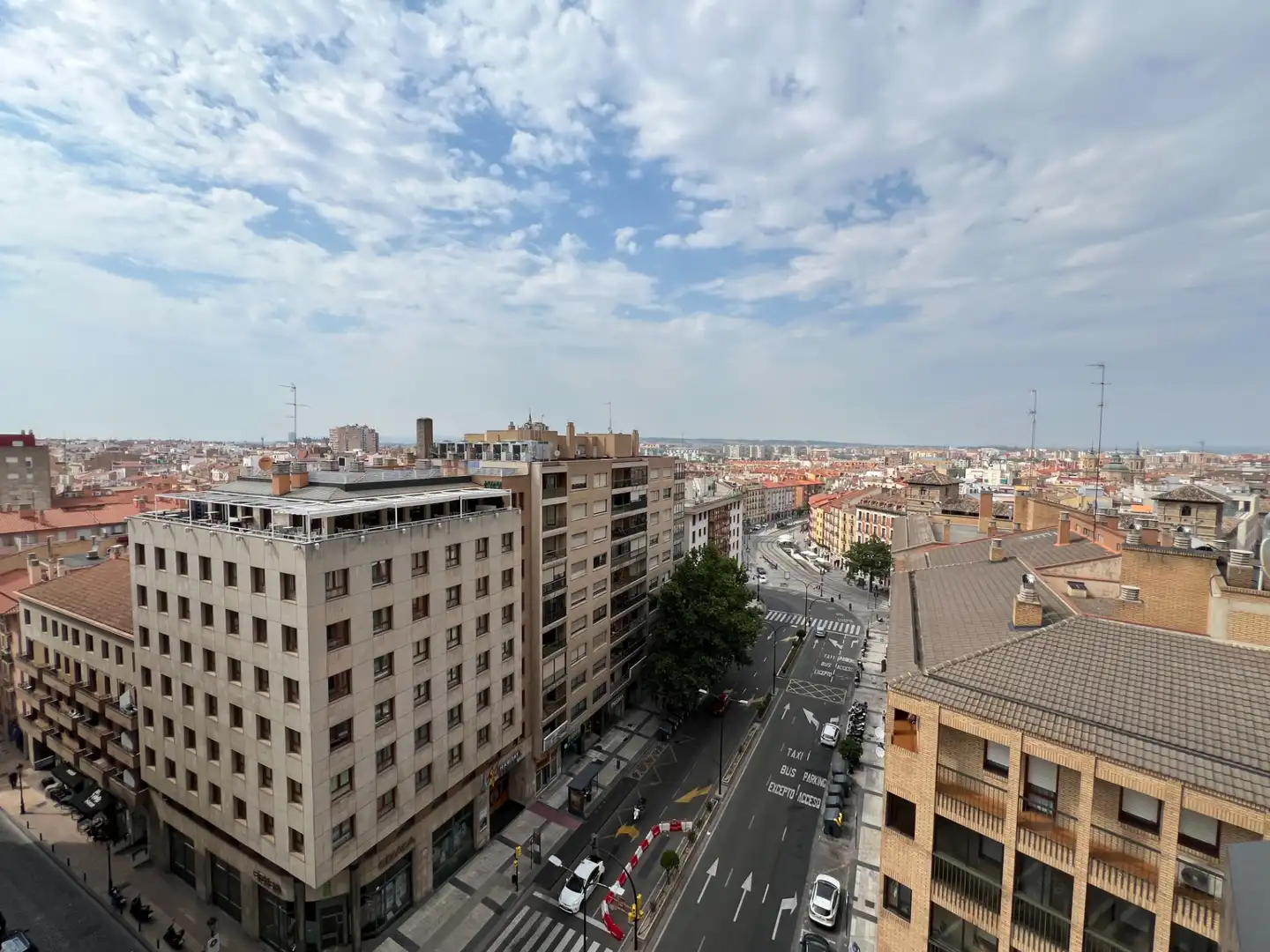 Exterior view of Flat for sale in Zaragoza  with Air Conditioner, Heating and Parquet flooring
